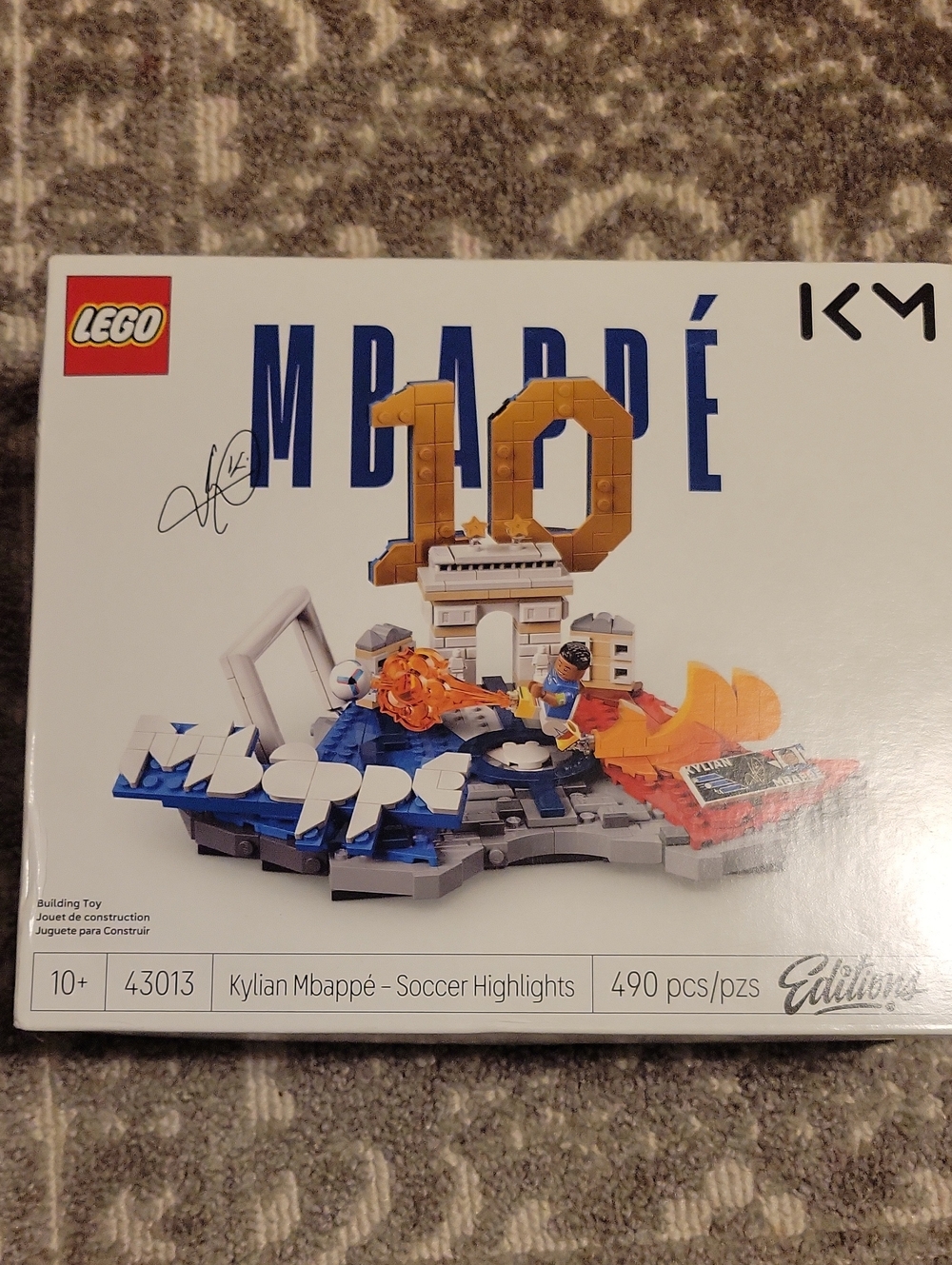 LEGO Kylian Mbappé Soccer Highlights Set - Blue & Gold